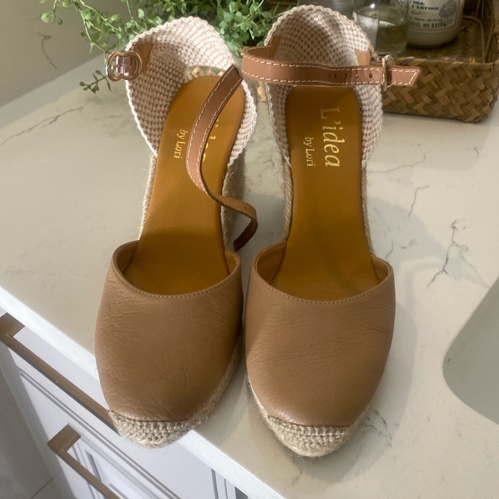 Worn once lovely wedge made in spain size is 38